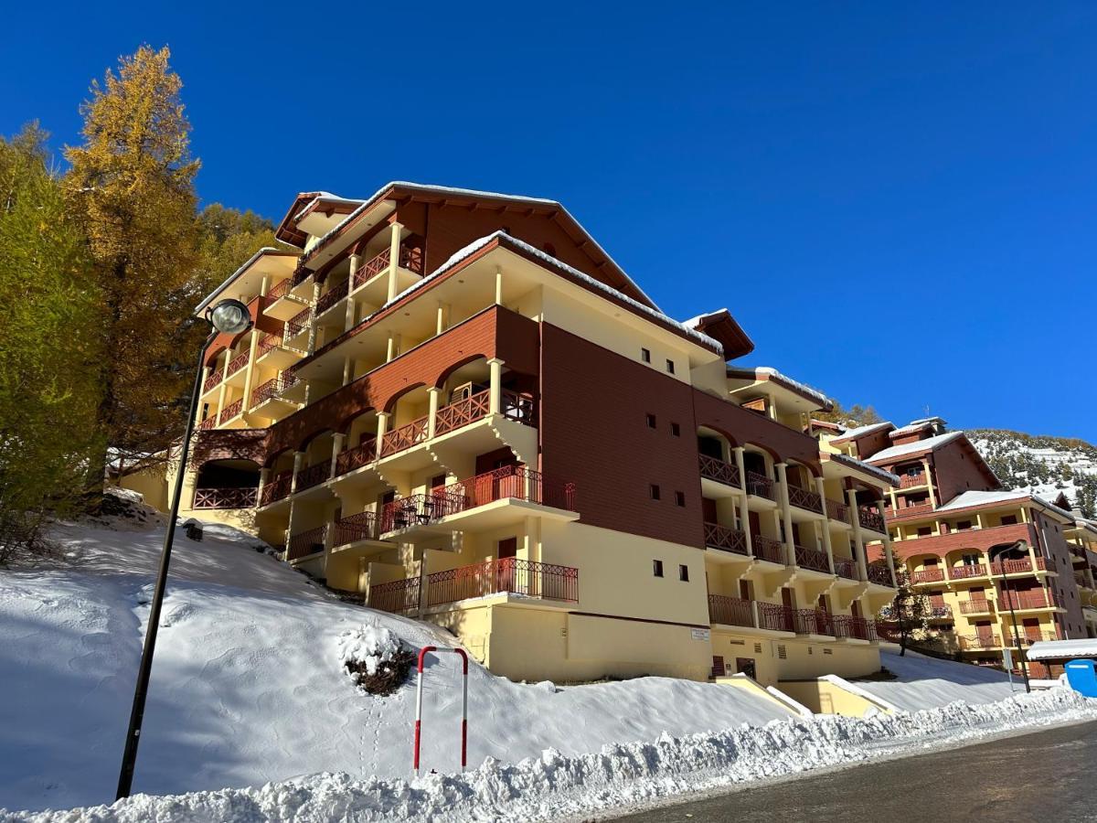 Appartement La Foux D Allos, Centre Station Et Au Pied Des Pistes Allos